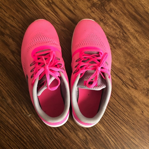 Neon Pink Nike Free Run 🌺 - Picture 2 of 3